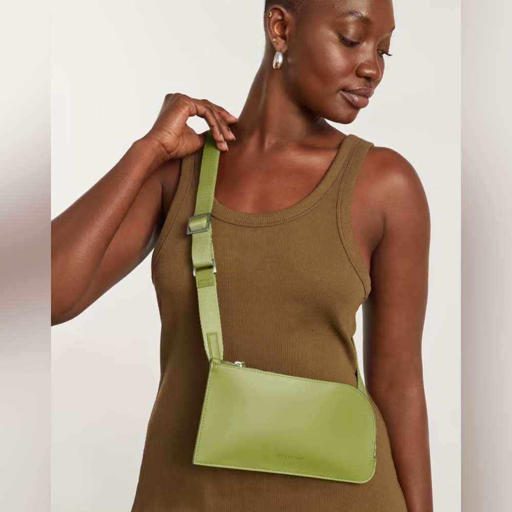 Everlane The Cactus Leather Sling Bag Bio-based Leather Vegan